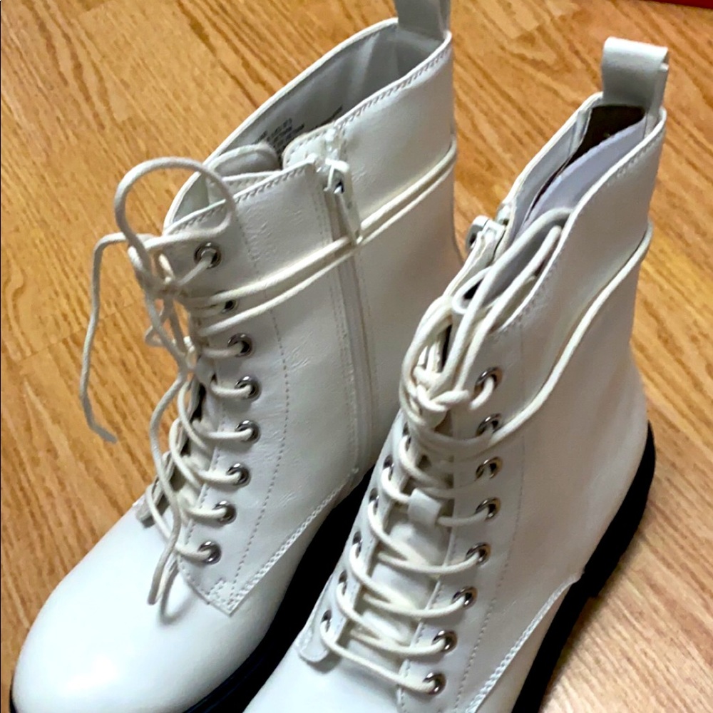 Shoedazzle boots